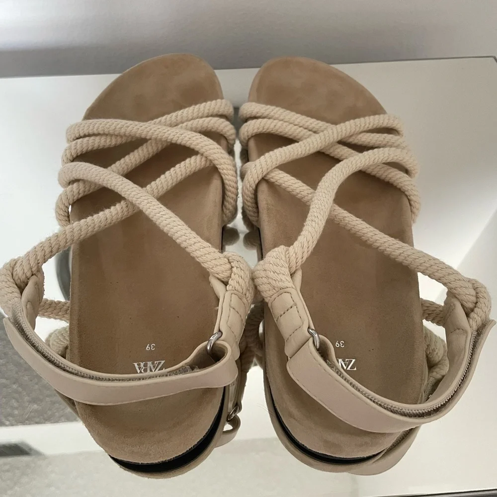 Zara Women's Beige and Cream Sandals - Picture 2 of 8